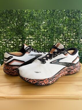 Brooks Ghost 15 Run Wild Women’s 12 B Leopard DNA LOFT Running Shoes